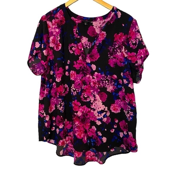 Torrid Black and Fuchsia Floral Hi Low Hem Blouse Size 2 (18/20) - Picture 1 of 8
